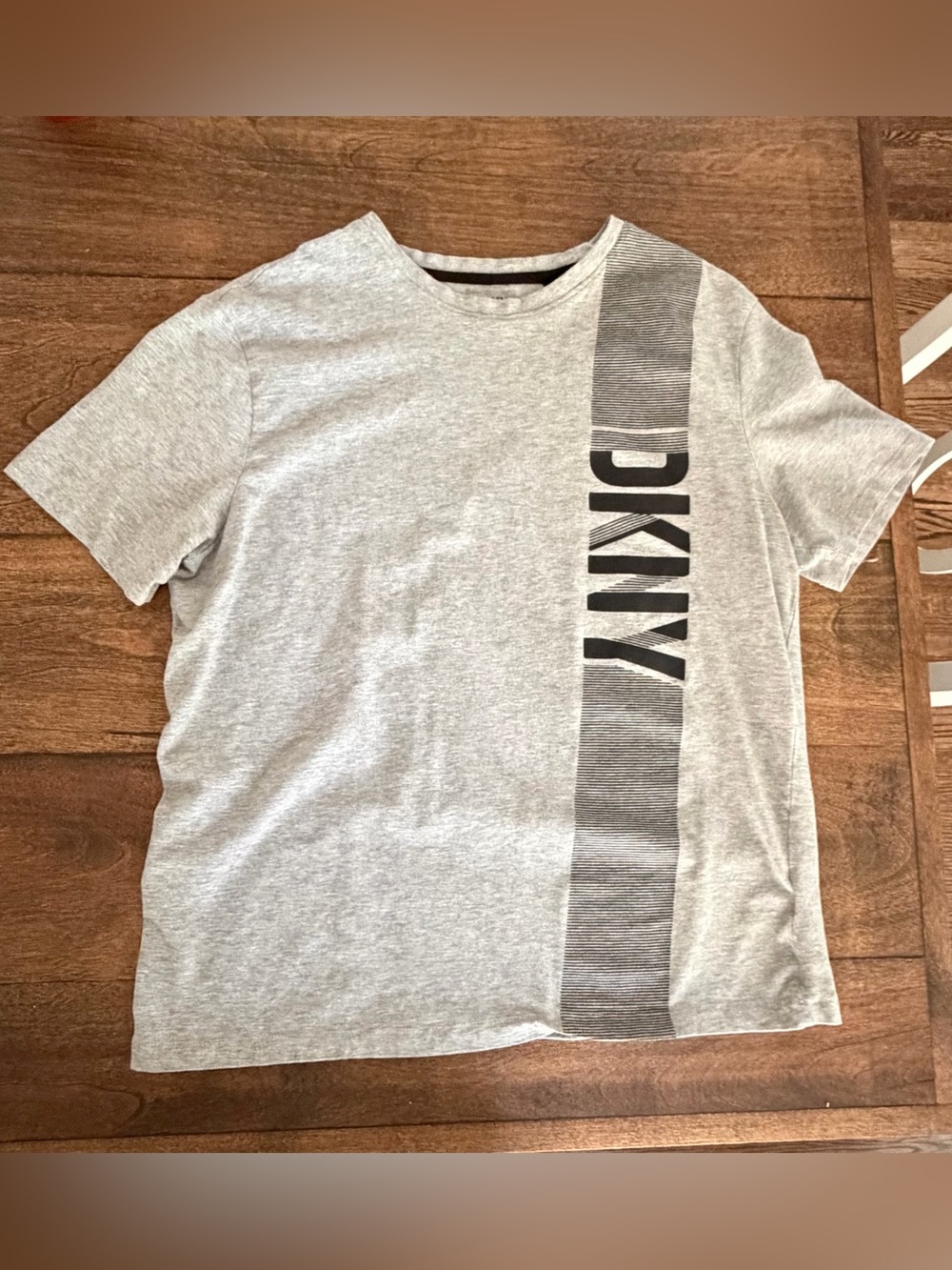 DKNY Men’s Grey Short Sleeve T-Shirt Men’s size M
